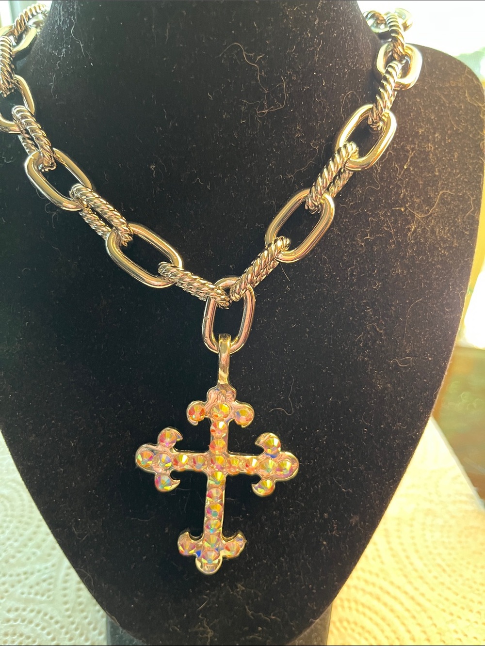 πΈππSILVER-TONE Cross Pendant Necklace with Iridescent CrystalsπΈππ - Picture 2 of 4